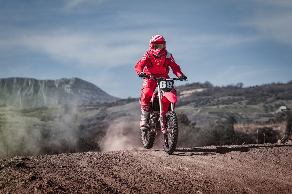 Comment choisir le bon casque de motocross ?