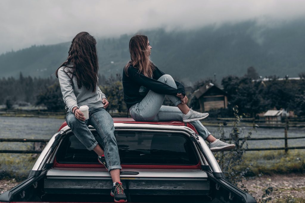 Comparaison des devis d'assurance auto pour les jeunes conducteurs : trouvez l'offre idéale